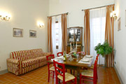 Florence Flat: Living-room with sofa bed of Ghiberti Flat in Florence