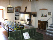 Apartment in Florenze: Dining room with table, chairs and fireplace