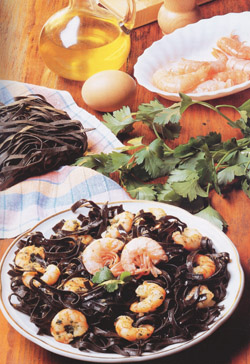 BLACK TAGLIATELLE WITH KING PRAWNS - Pasta - Speciality From Campania